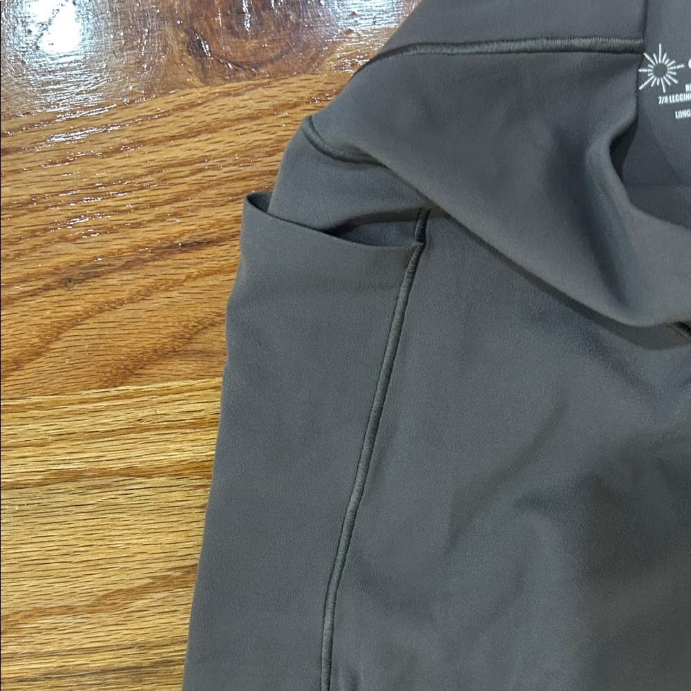 Women's High-Waisted Gray Leggings - Picture 3 of 3